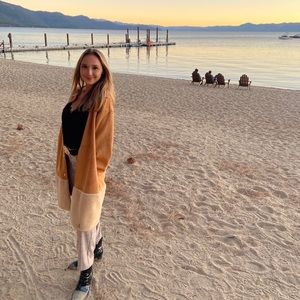 Meet your Posher, Carolyn